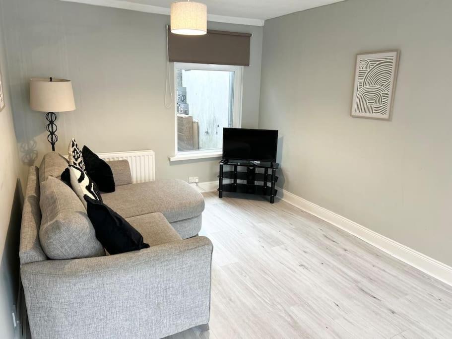 Snug Central Belfast Home, 2 Minutes From Ormeau Park! ภายนอก รูปภาพ