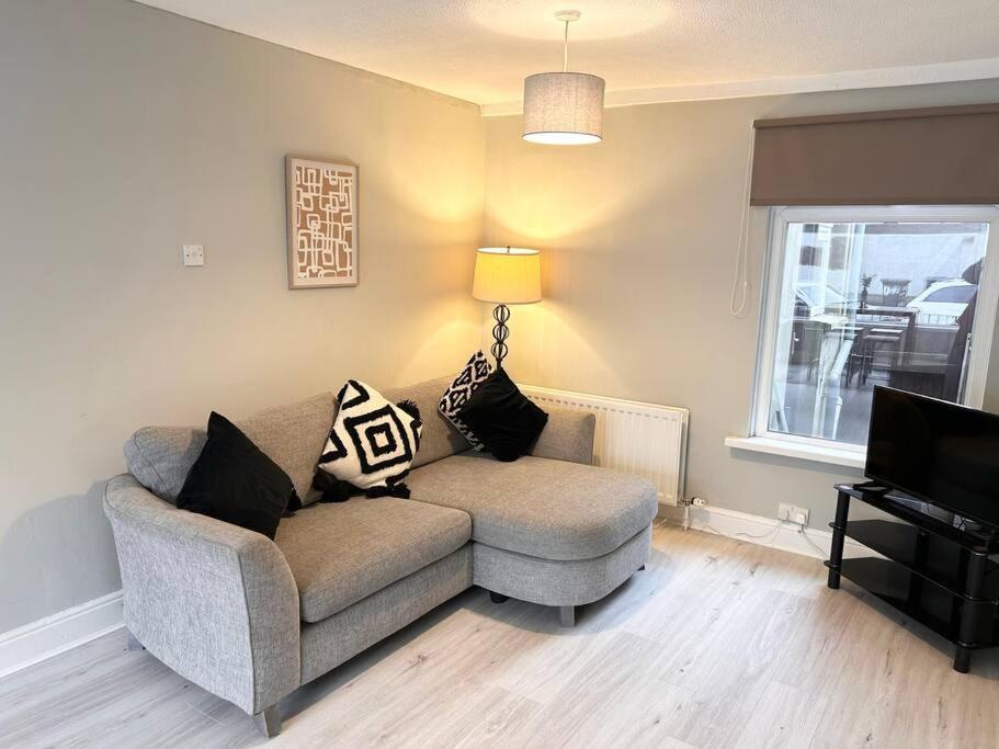 Snug Central Belfast Home, 2 Minutes From Ormeau Park! ภายนอก รูปภาพ
