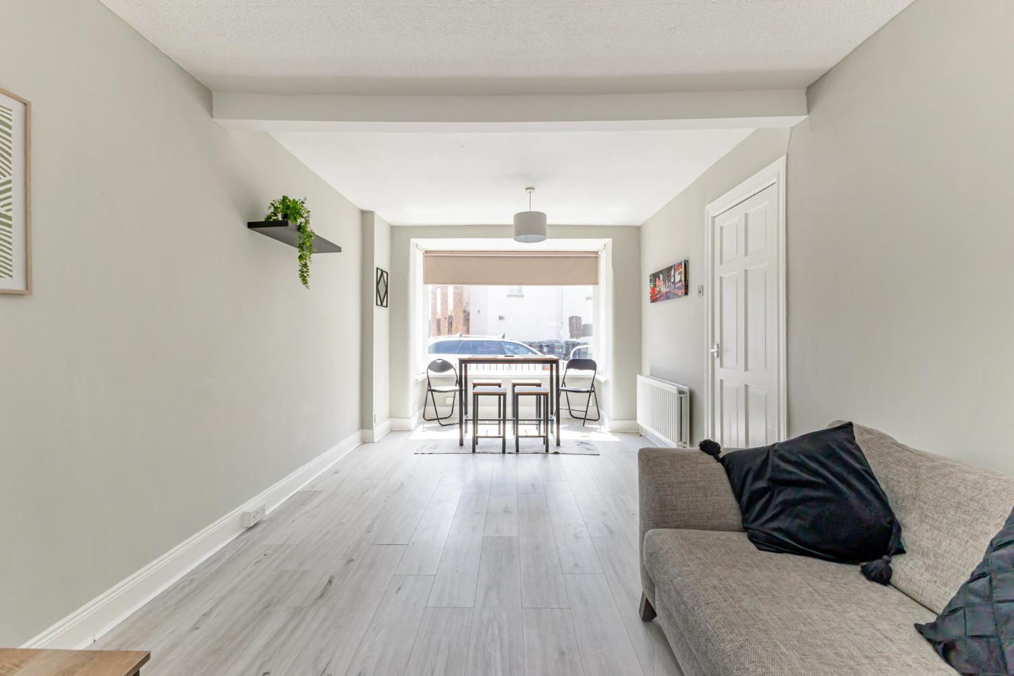 Snug Central Belfast Home, 2 Minutes From Ormeau Park! ภายนอก รูปภาพ